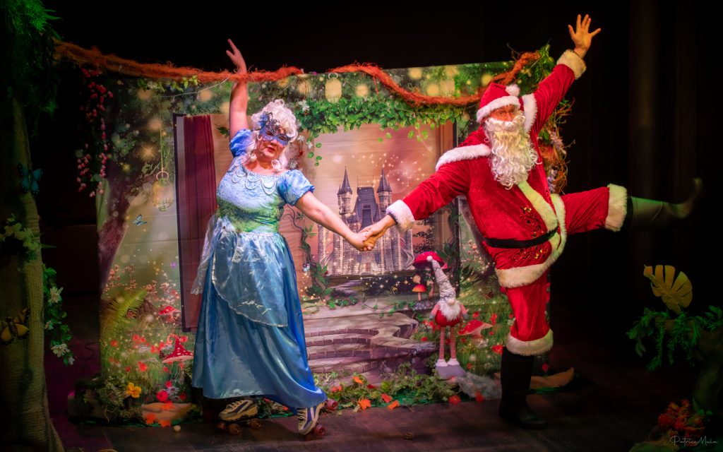 DESSOUS DE SCENE EMBUCHE DE NOËL AU PAYS DES CONTES SPECTACLE JEUNE PUBLIC POUR NOËL
