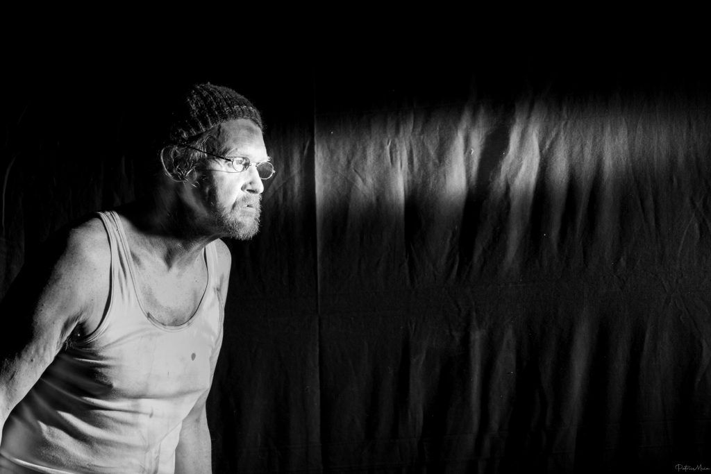 DESSOUS DE SCENE L'OLYMPE DES INFORTUNES YASMIN KHADRA SPECTACLE TOUT PUBLIC