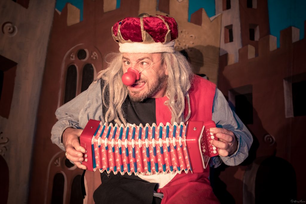 DESSOUS DE SCENE LE PRINCE SANS RIRES SPECTACLE JEUNE PUBLIC