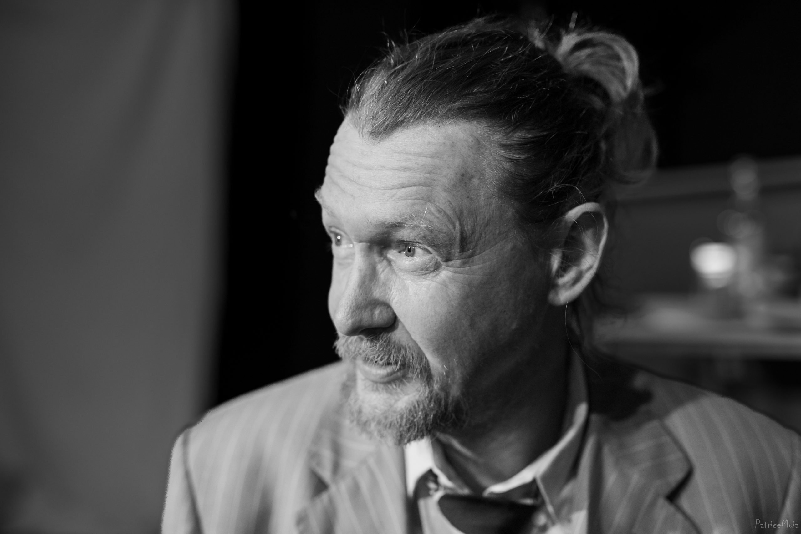 DESSOUS DE SCENE SERGE ARNAUD COMEDIEN ET METTEUR EN SCENE