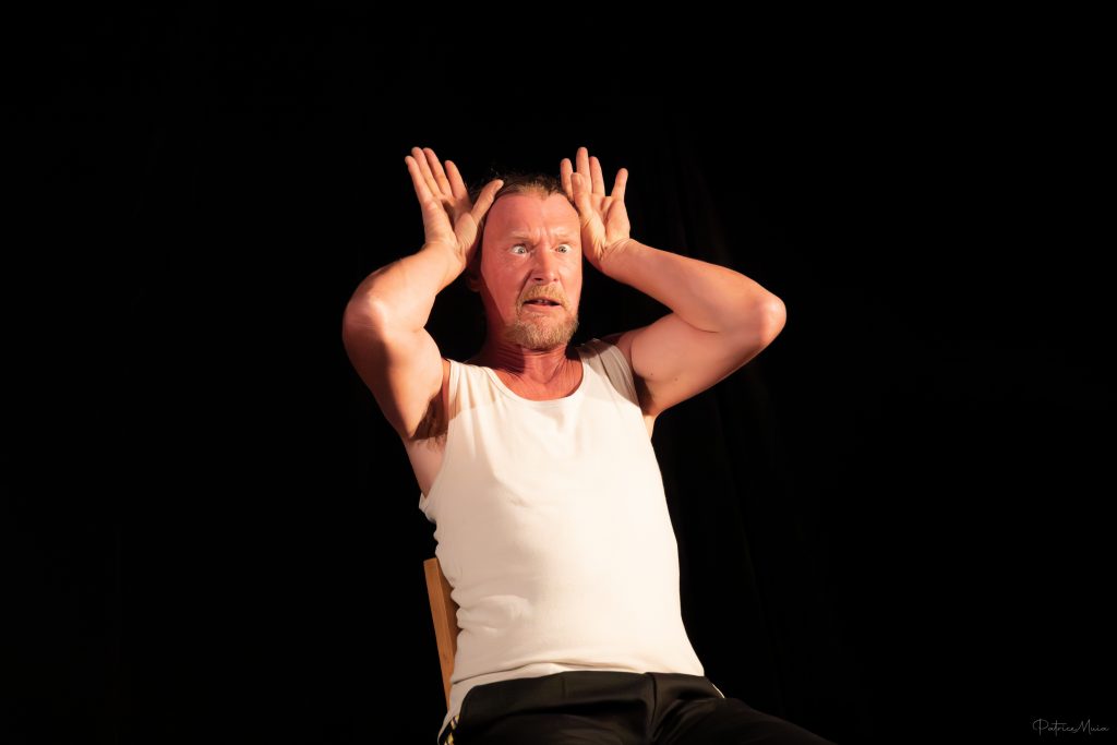 DESSOUS DE SCENE UNION SAUVAGE TOUT PUBLIC